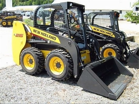 Minicargadores New Holland L215