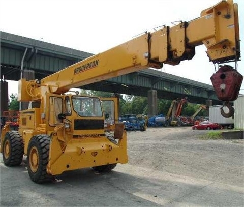 Gruas Broderson RT300