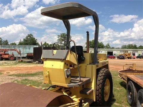 Compactadora Vibratoria Bomag BW142D