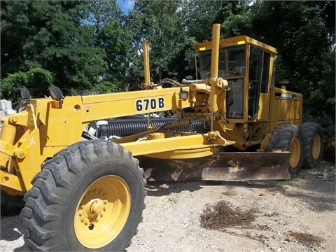 Motoconformadoras Deere 670B