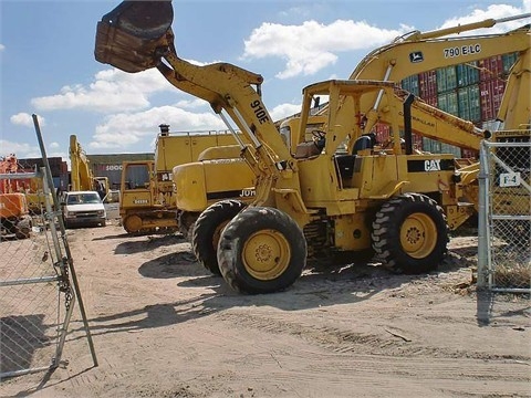 Cargadoras Sobre Ruedas Caterpillar 910