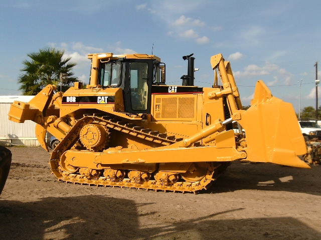 Tractores Sobre Orugas Caterpillar D8R  usada a la venta Ref.: 1383181219606965 No. 4