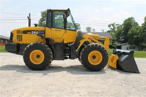 Cargadoras Sobre Ruedas Komatsu WA250  usada en buen estado Ref.: 1384286725405097 No. 2