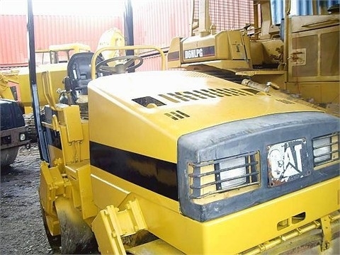 Compactadora Vibratoria Caterpillar CB-224C