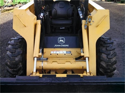  Deere 325 de medio uso en venta Ref.: 1386834212017076 No. 4