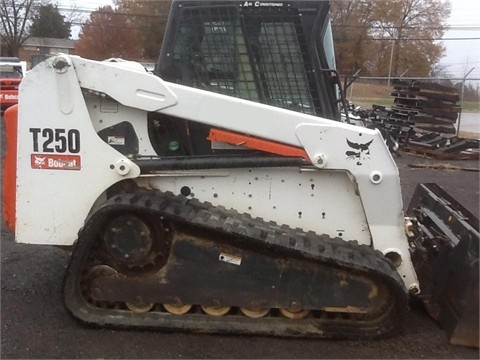 Minicargadores Bobcat T250