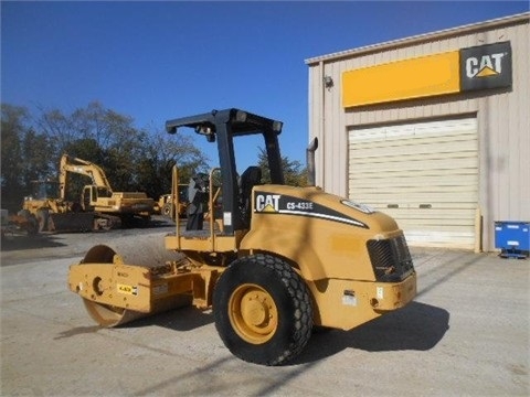 Compactadora Vibratoria Caterpillar CS-433E