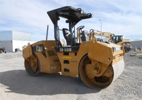 Compactadora Vibratoria Caterpillar CB-534D