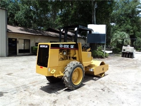 Compactadora Vibratoria Caterpillar CS-323 C