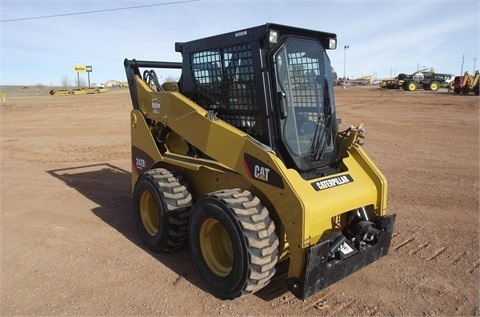 Minicargadores Caterpillar 242B