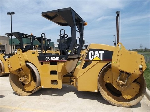 Compactadora Vibratoria Caterpillar CB-534D