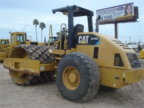 Compactadora Vibratoria Caterpillar CS-533E