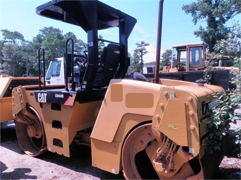 Compactadora Vibratoria Caterpillar CB-434D