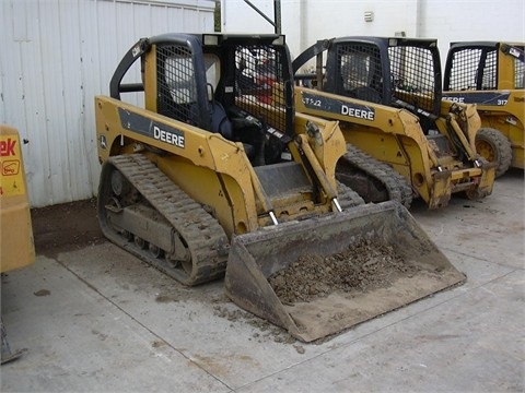 Minicargadores Deere CT322