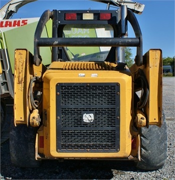  Deere 320 de medio uso en venta Ref.: 1391045782020545 No. 3