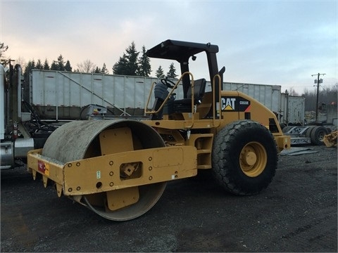 Compactadora Vibratoria Caterpillar CS-533E