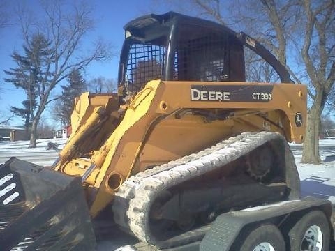 Minicargadores Deere CT332