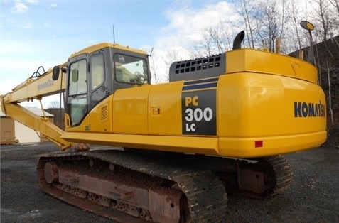  Komatsu PC300 L en venta, usada Ref.: 1394509950877727 No. 3