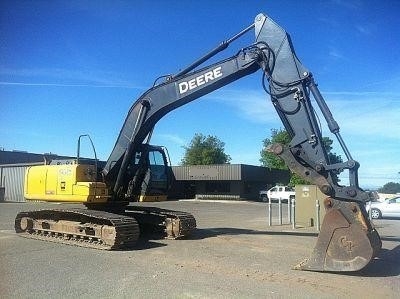 Hydraulic Excavator Deere 240D