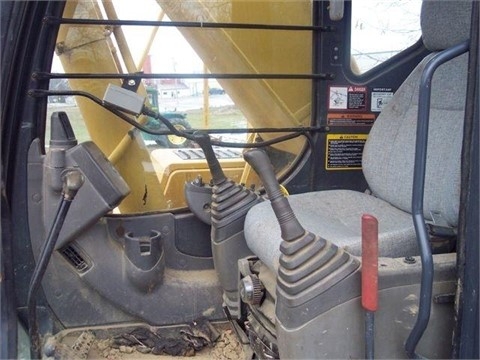  Deere 330C seminueva en venta Ref.: 1396055913553488 No. 4