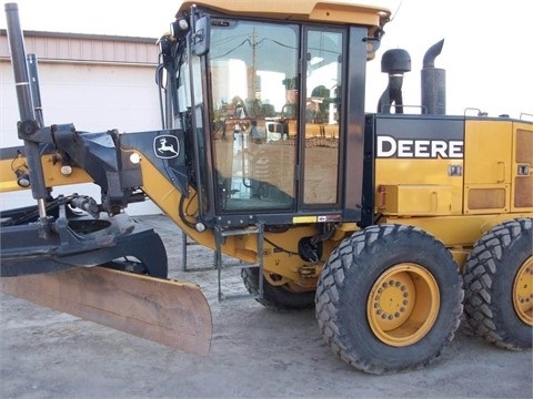  Deere 772D seminueva en venta Ref.: 1396724006568752 No. 2