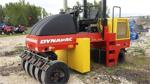 Compactadora Con Llantas Dynapac CP142