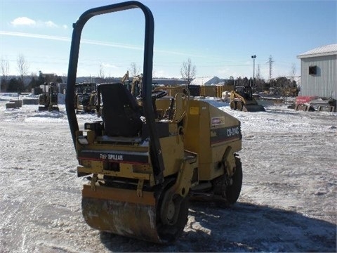 Compactadora Vibratoria Caterpillar CB-214C