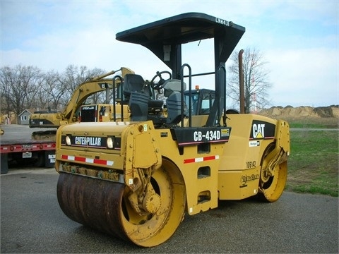 Compactadora Vibratoria Caterpillar CB-434D