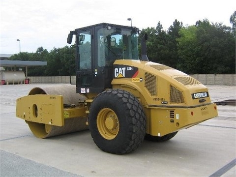 Compactadora Vibratoria Caterpillar CS64