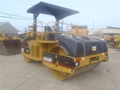 Compactadora Vibratoria Caterpillar CB-634D