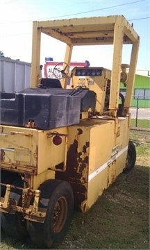 Compactadora Con Llantas Ferguson SP912