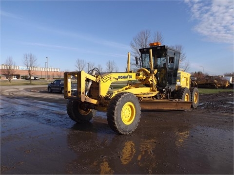 Motoconformadoras Komatsu GD655