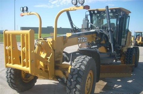  Deere 772D de medio uso en venta Ref.: 1401817614347900 No. 2