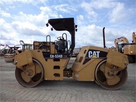 Compactadora Vibratoria Caterpillar CB-534D