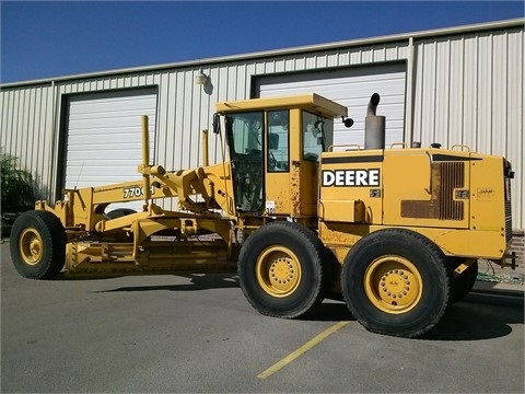 Motoconformadoras Deere 770CH