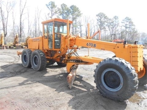 Motoconformadoras Deere 670B