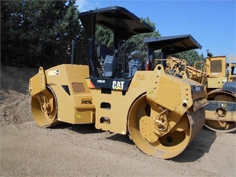 Compactadora Vibratoria Caterpillar CB-534D