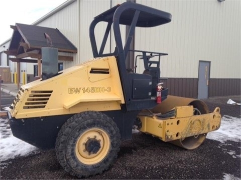 Compactadora Vibratoria Bomag BW145D