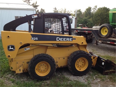  Deere 325 de segunda mano Ref.: 1410382466531375 No. 2