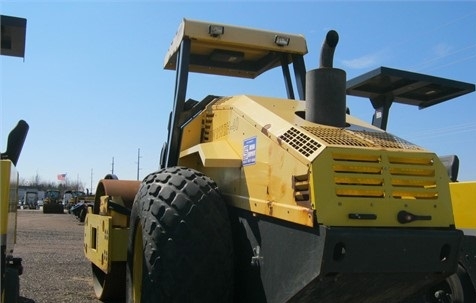 Compactadora Vibratoria Bomag BW213D