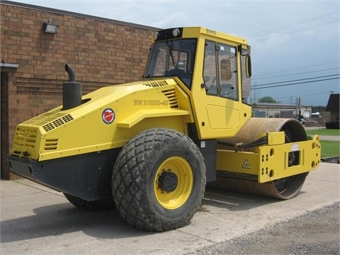 Compactadora Vibratoria Bomag BW213D