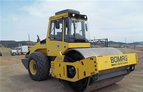  Bomag BW213D de segunda mano en venta Ref.: 1410444384643265 No. 4