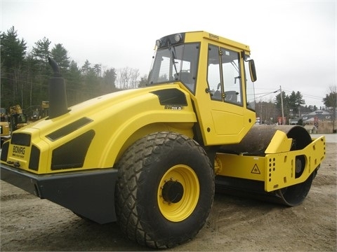 Compactadora Vibratoria Bomag BW211D