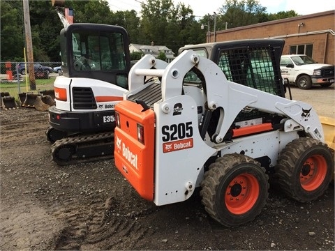 Minicargadores Bobcat S205