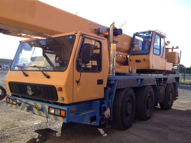 Cranes Grove GMK3050
