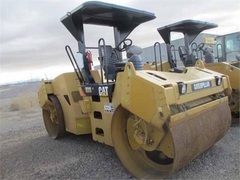 Compactadora Vibratoria Caterpillar CB-534D