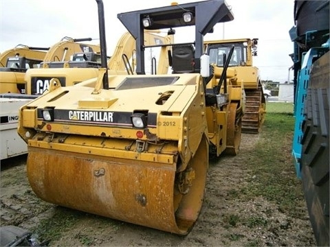 Compactadora Vibratoria Caterpillar CB-534D