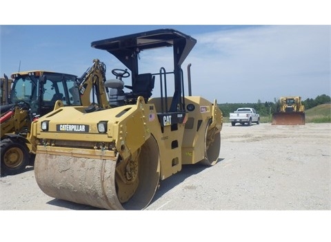 Compactadora Vibratoria Caterpillar CB-534D