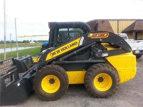 Minicargadores New Holland L230