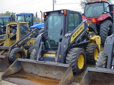 Minicargadores New Holland L225